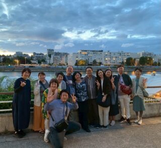 @全員
今回の渡航に際して、改めまして、一緒に渡航してくれたメンバー始め、クラウドファンディングでご支援してくださった方、現地で協力してくださった関係団体の皆様に、厚く御礼申し上げます。
今回Japan Expo paris に参加してみて、改めて日本文化発信の期待と課題を感じました。世界では、日本文化需要が高まる中ですが、私は、雅楽は日本国家と共に歩んできた歴史と、先人たちの情熱が詰まった、まごうことなき日本文化の真髄であると自負しています。担う者として、普及と深化の両立を持って、その魅力を損なうことなく、伝え続ける事が私たちの役務であると改めて感じました。
それを支えるみなさんのお陰でこの渡航が成功できた事は言うまでもありません。
今回やってみて、わかった事、次に繋げる事などたくさんありますが、今後ともより良い活動ができます様、そして多くの方に喜んでいただけますよう、活動を続けて参ります。
皆様、誠にありがとうございました😊✨