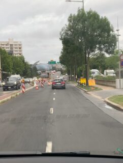 帰国日は、パリからアムステルダムを経由して、帰国✨
その前に、お借りした楽器をお返しに朝から動いていました。
天理教ヨーロッパ出張所というところに、楽器を預け、参拝してから電車で空港まで✈️
ヨーロッパ出張所の所長さんは愛知の方で地元での活動についてもお話しさせてもらい、活動の報告と感謝をお伝えして来ました!
ケルン大学の志水先輩、ヨーロッパ出張所の長谷川所長、ありがとうございました😊